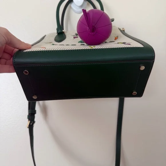 KATE SPADE Ellie Harvest Embroidered Small Tote & 3d Beet Vegetable Keychain - Picture 7 of 9